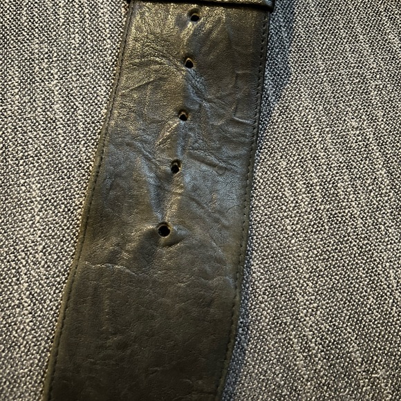 🪩🕺🏻Chic 100% leather round gold buckle belt 💃 - Picture 4 of 7